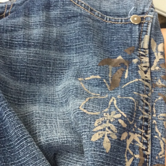 VENUS low rise floral accent flares - Picture 3 of 7